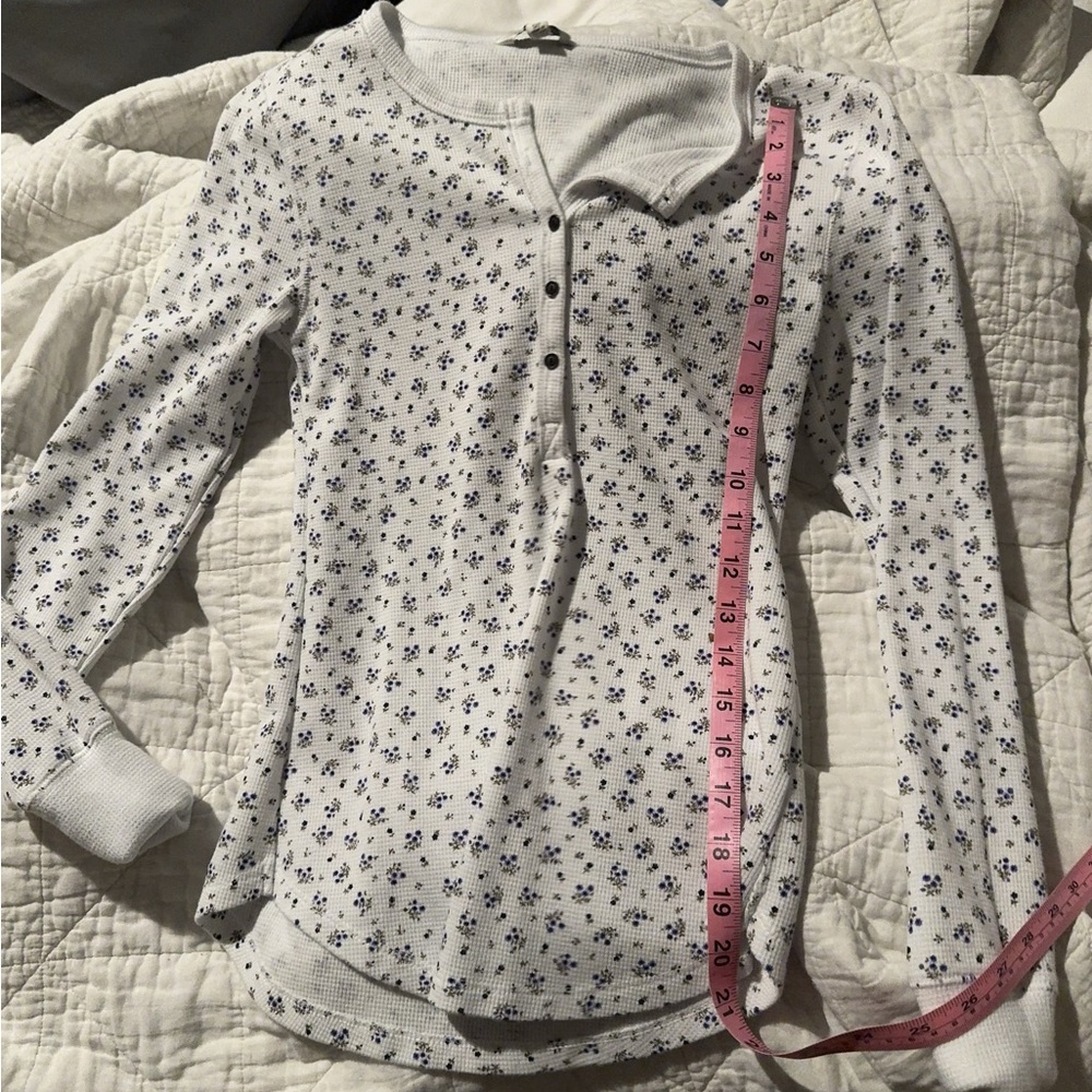 Women’s lucky brand thermal flower top, size small